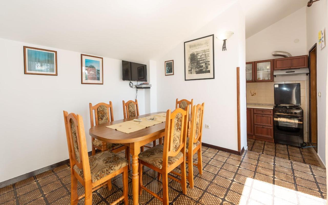 Apartman House Mitic